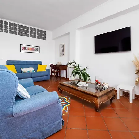 Vervece - Panoramic, Spacious With Seaview *
