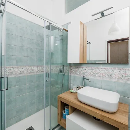 Vervece - Panoramic, Spacious With Seaview Lejlighed